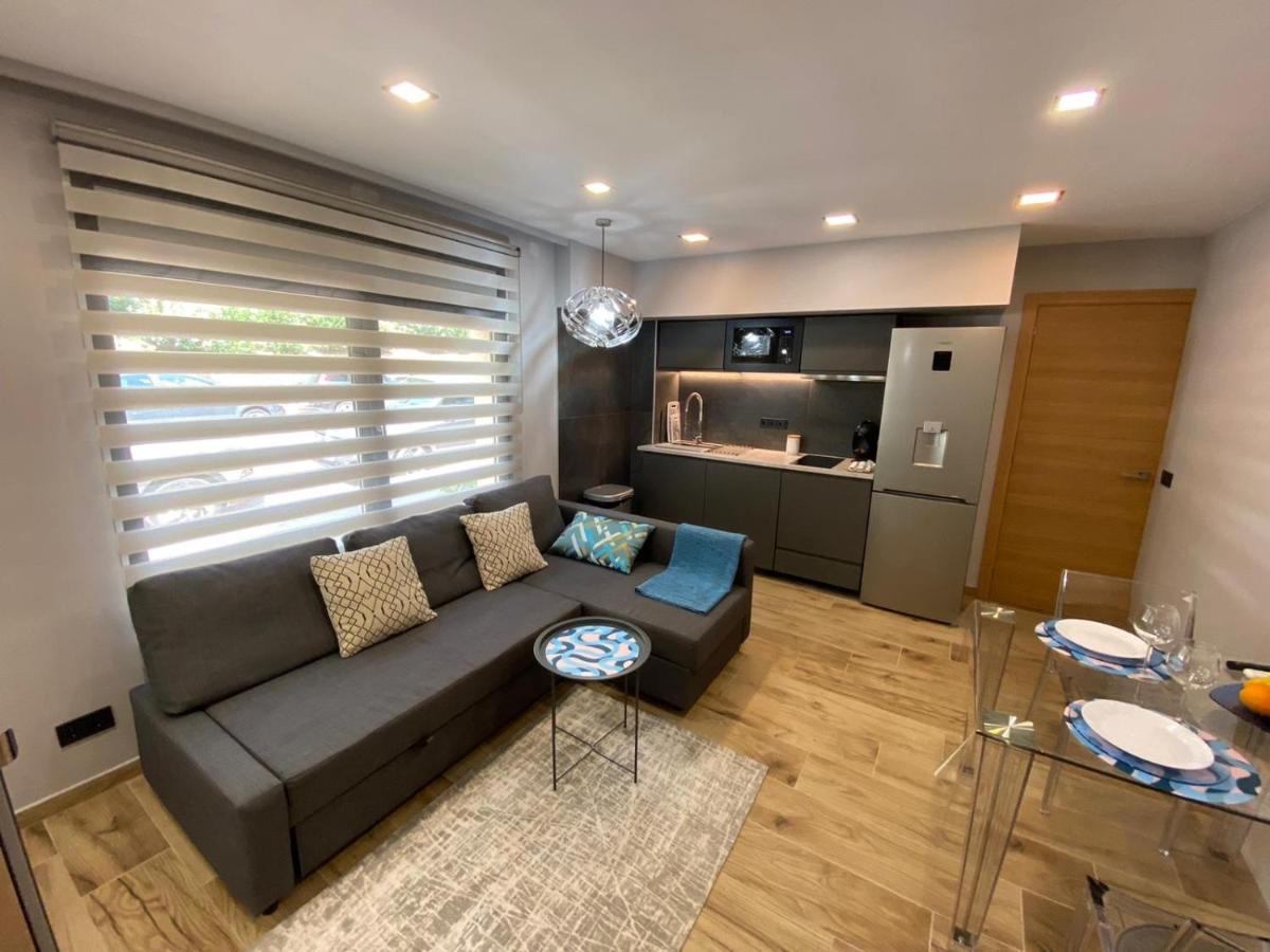 Tomas Apartamentos Sagaro Сан-Фаліу-да-Ґішулс Екстер'єр фото